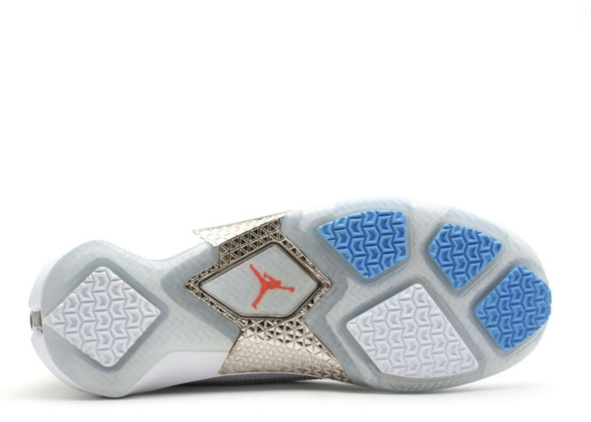JORDAN 22 OG 5/8 'WHITE UNIVERSITY BLUE'