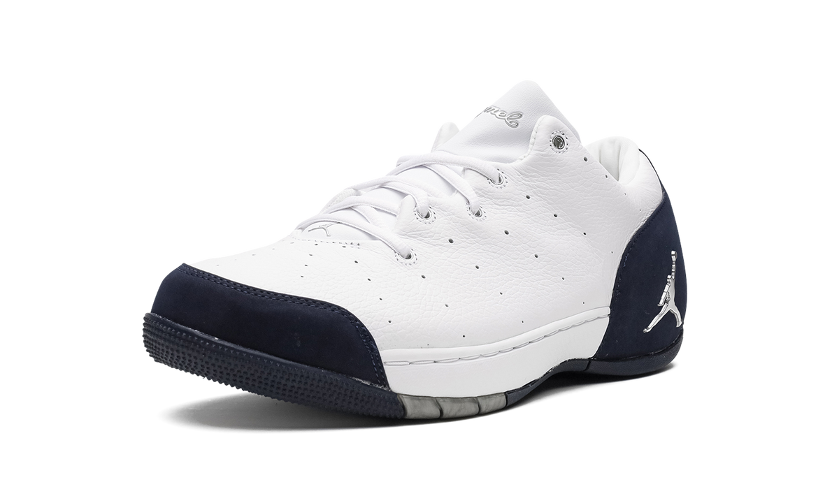Jordan Carmelo 1.5 Low "White/Metallic Silver-Obsidian" 311042 101