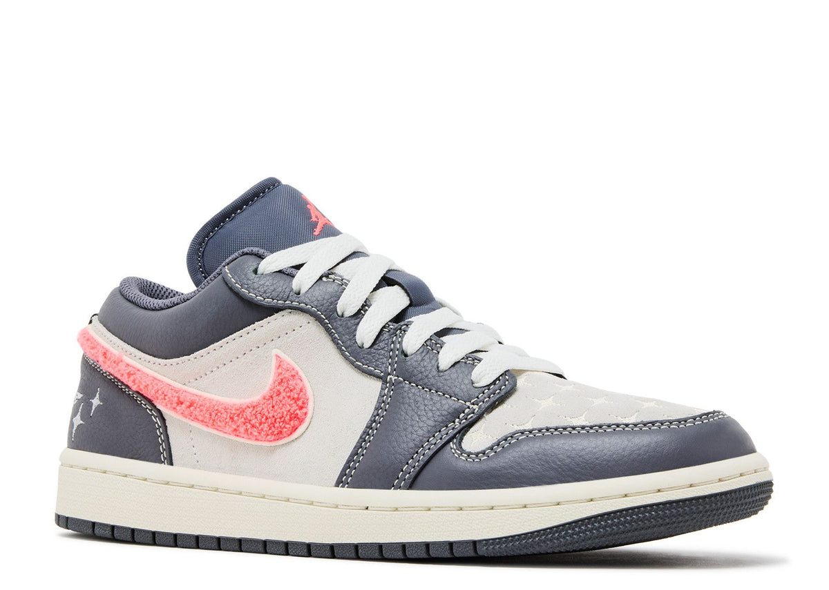 WMNS JORDAN 1 LOW SE 'LIGHT GRAPHITE HOT PUNCH'