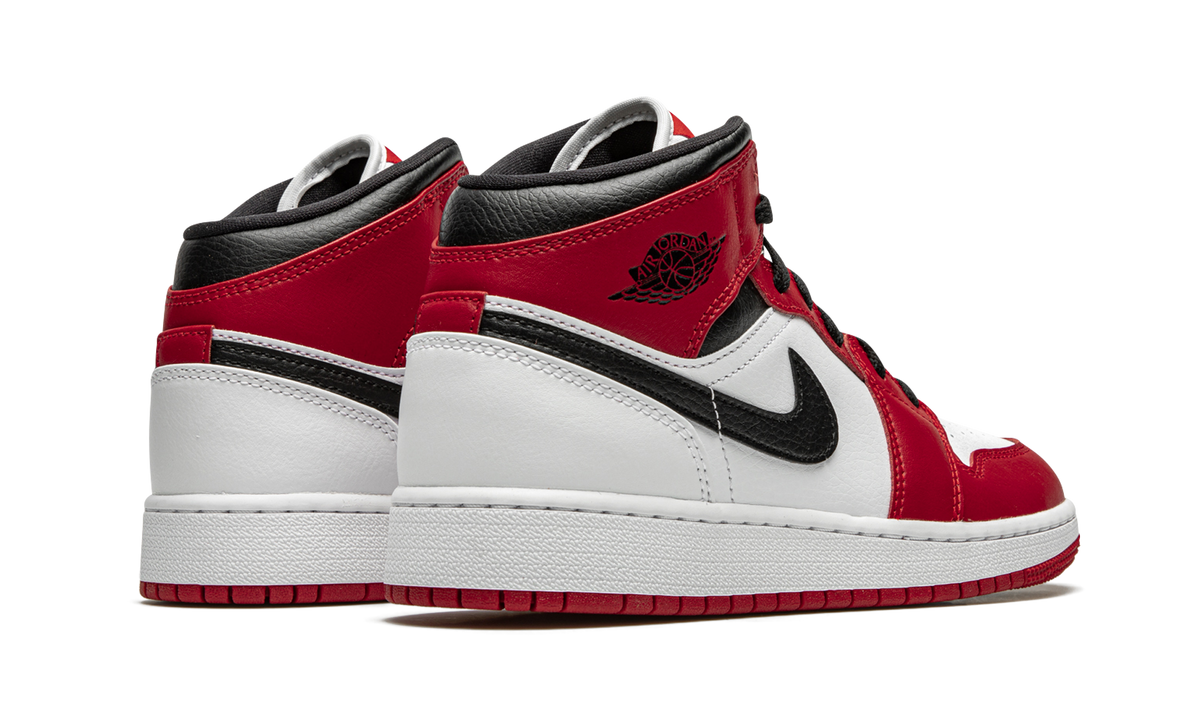 Air Jordan 1 Mid GS "Chicago 2020" 554725 173