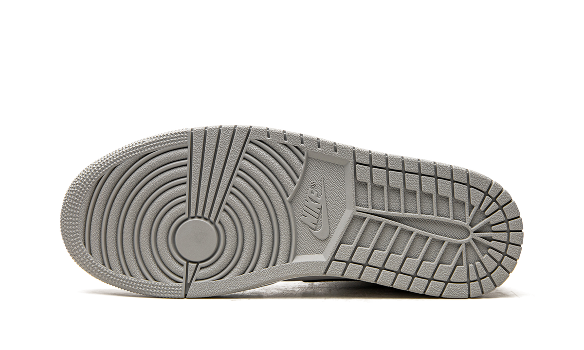 Air Jordan 1 Mid "Light Smoke Grey 2.0" 554724 078