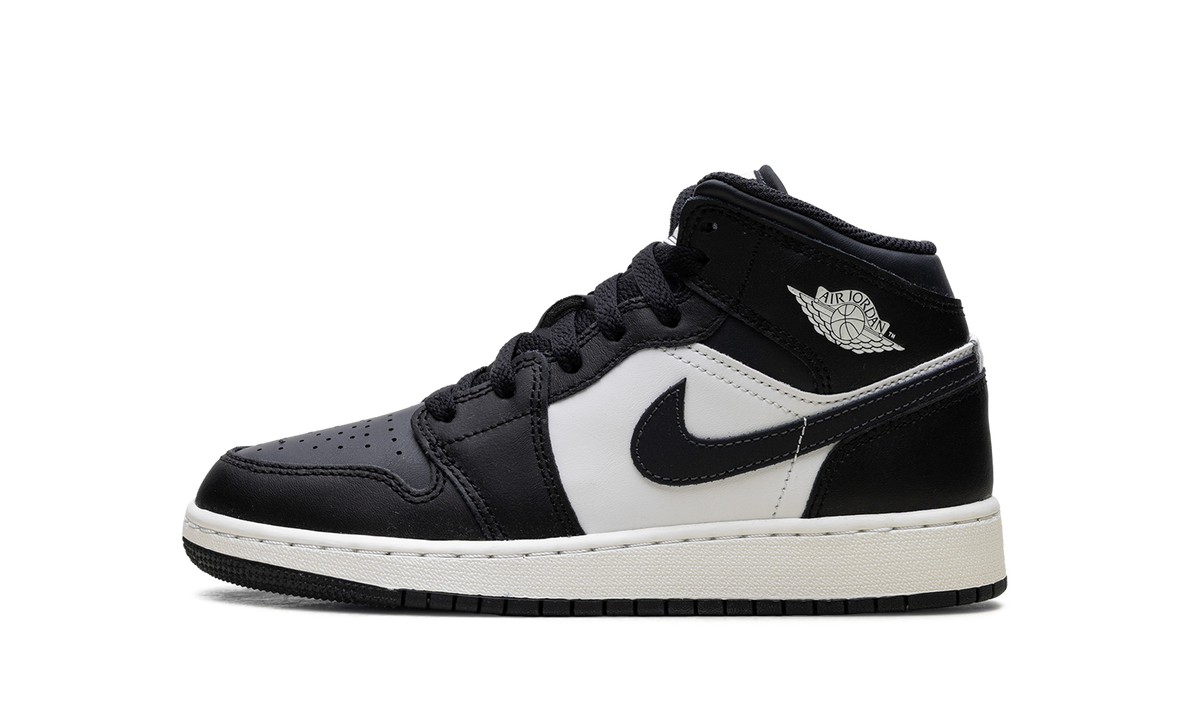 Jordan 1 Mid GS "Off Noir Toe" DQ8423 010