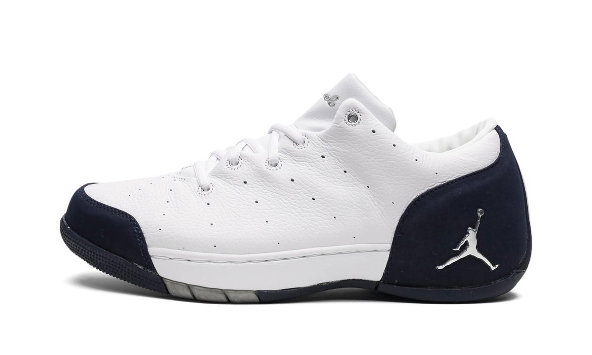 Jordan Carmelo 1.5 Low "White/Metallic Silver-Obsidian" 311042 101