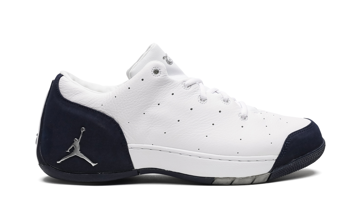 Jordan Carmelo 1.5 Low "White/Metallic Silver-Obsidian" 311042 101